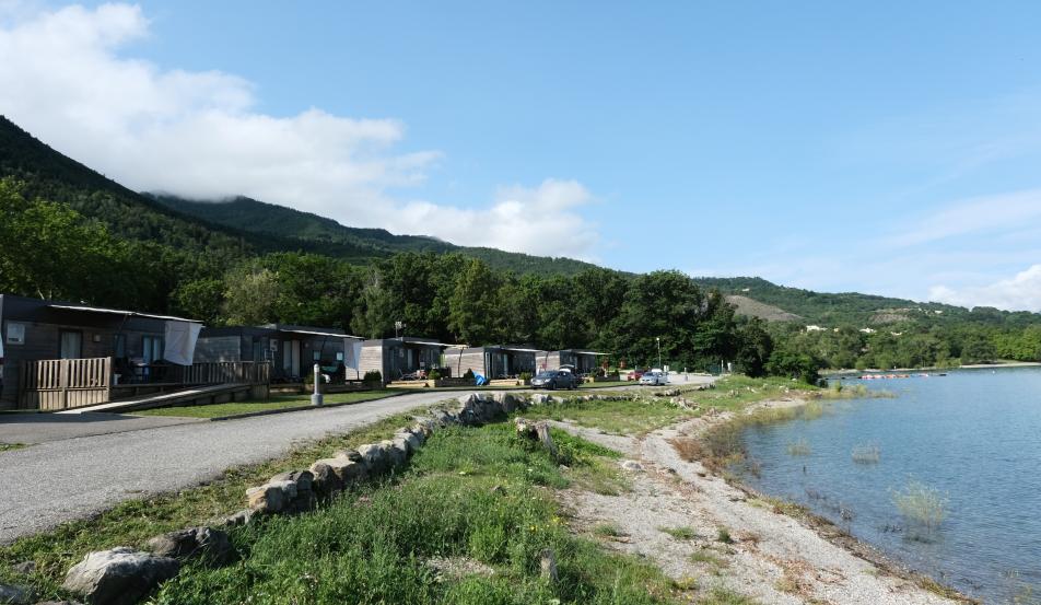 Camping Serre-Ponçon hébergement bord du lac