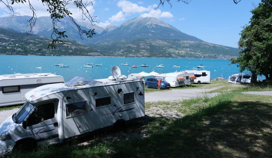 Camping Serre-ponçon Emplacement bord du lac