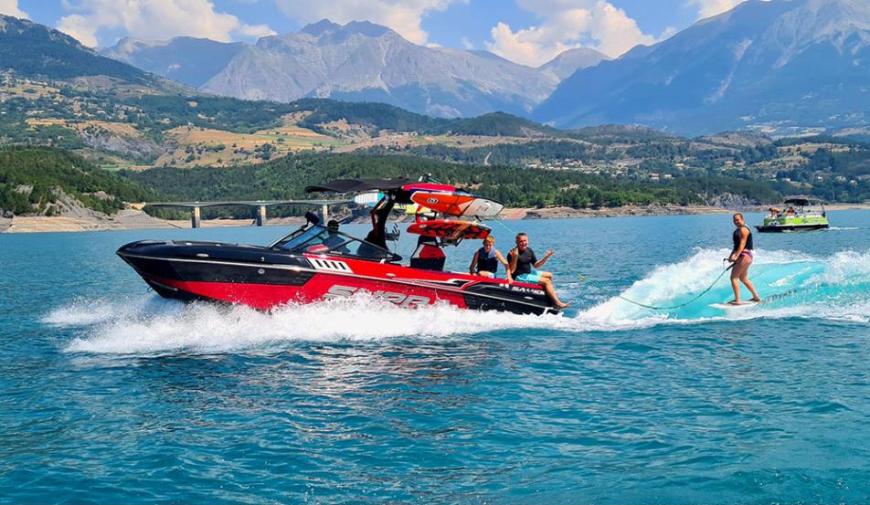 Camping serre-ponçon activité nautique wakesurf